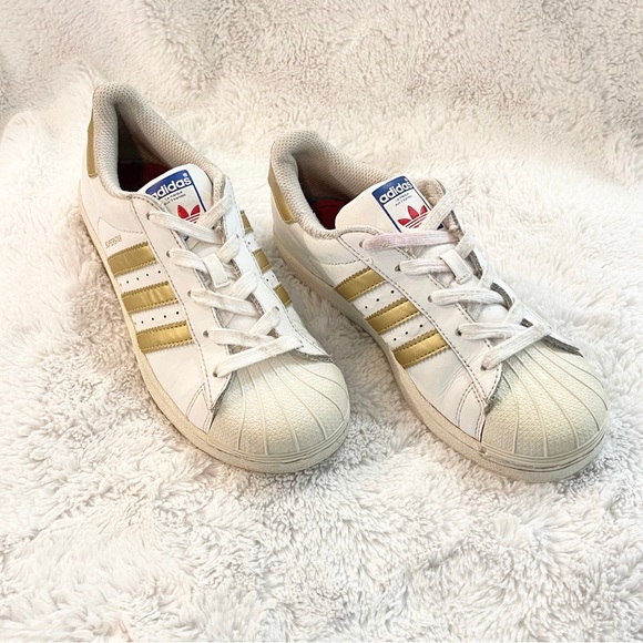 ✨👟ADIDAS ORIGINALS SUPERSTAR YOUTH SNEAKERS👟✨ - Picture 5 of 12